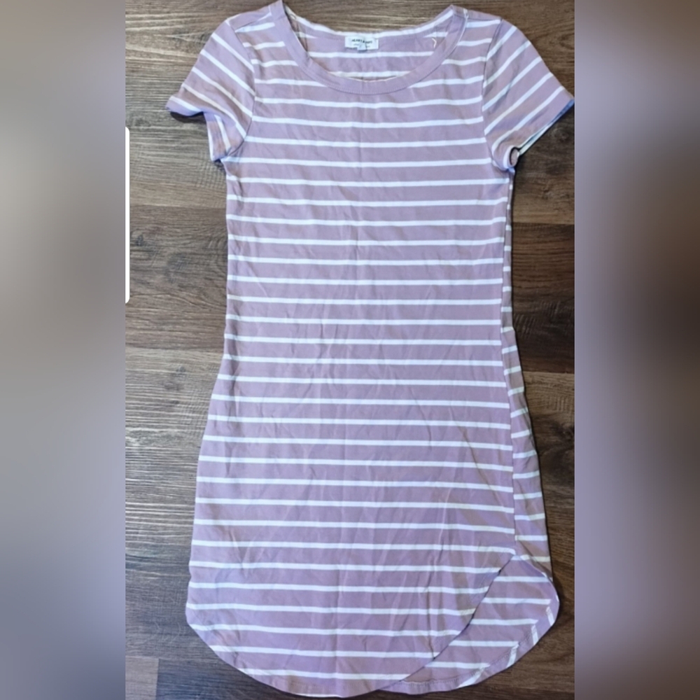 Hearts & Hips Small mauve/white stripe tshirt dress